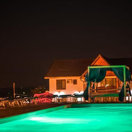 Relax Hotel Greci Bagian luar foto