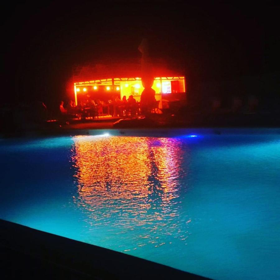 Relax Hotel Greci Bagian luar foto