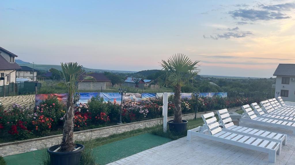 Relax Hotel Greci Bagian luar foto