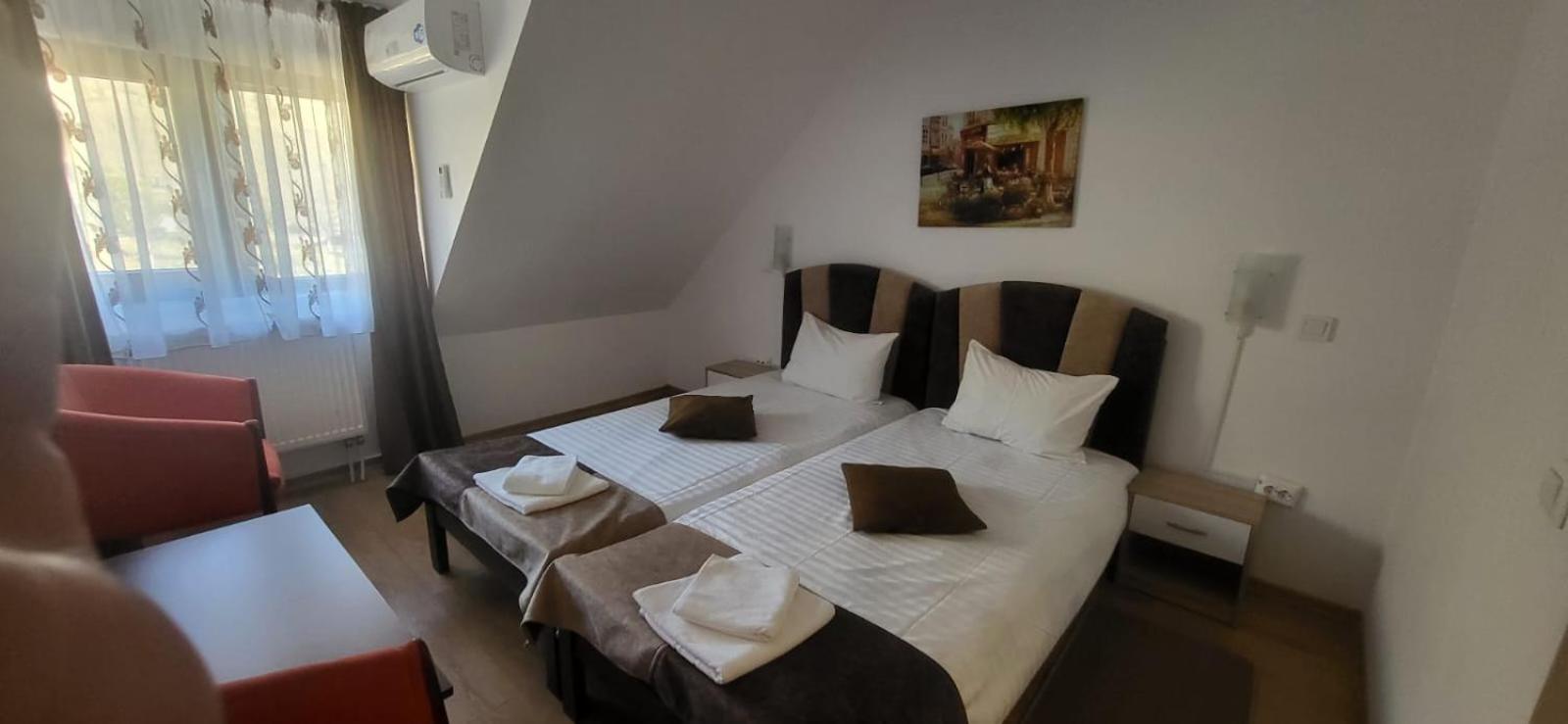 Relax Hotel Greci Bagian luar foto