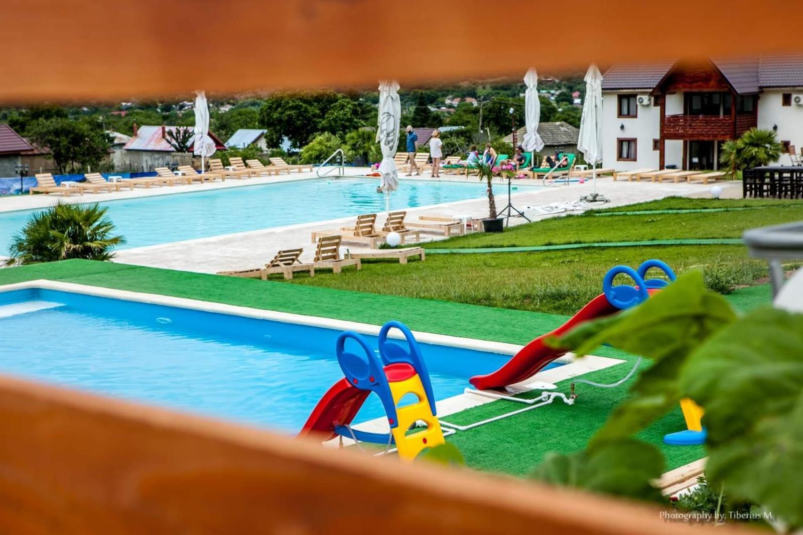 Relax Hotel Greci Bagian luar foto